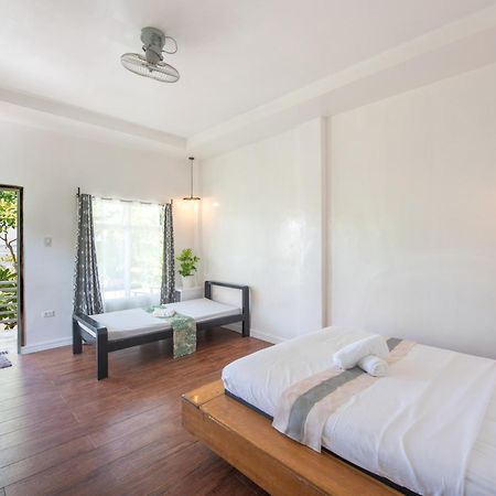 Yama Apartments - Private Beachfront General Luna  Exterior photo