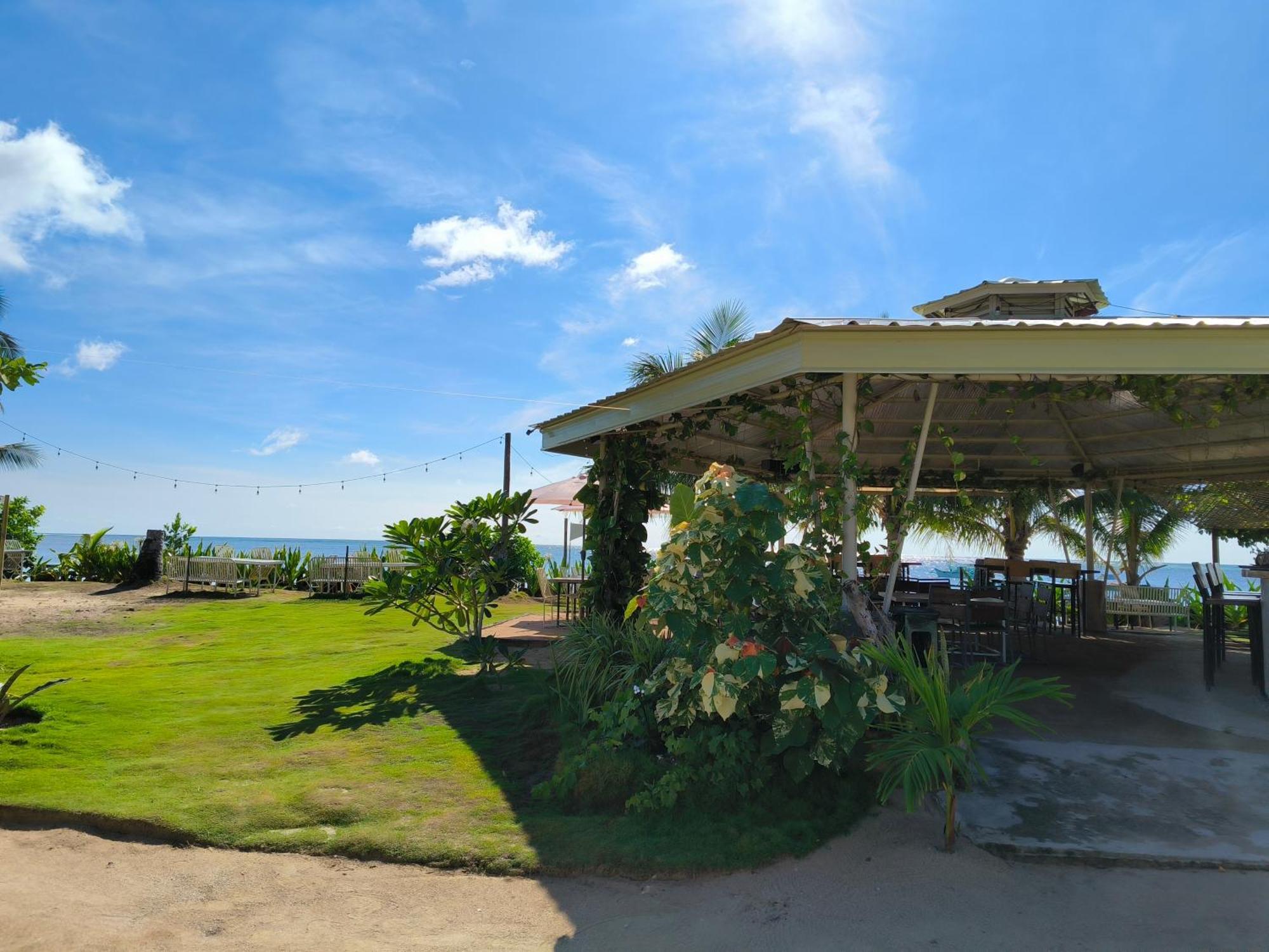 Yama Apartments - Private Beachfront General Luna  Exterior photo
