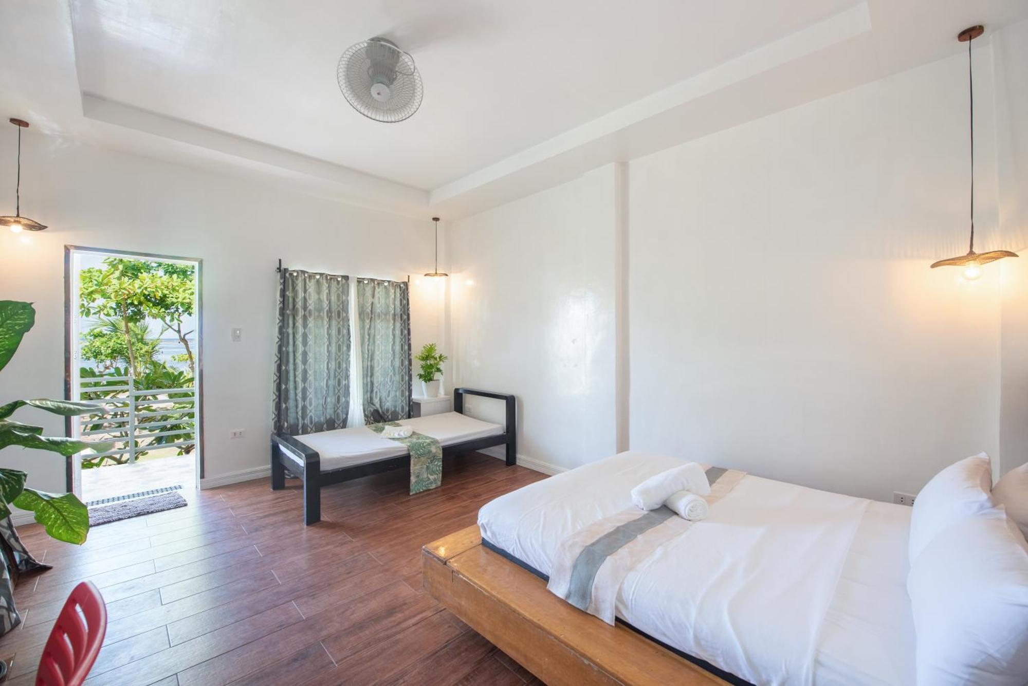 Yama Apartments - Private Beachfront General Luna  Exterior photo