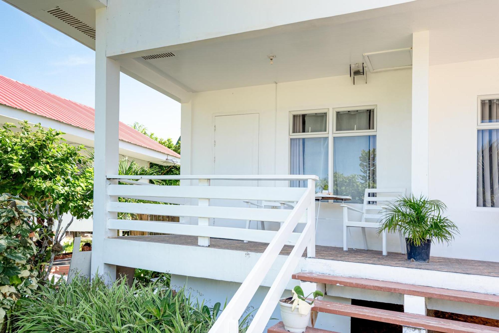 Yama Apartments - Private Beachfront General Luna  Exterior photo