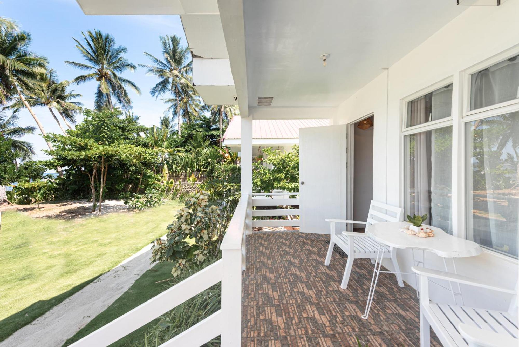 Yama Apartments - Private Beachfront General Luna  Exterior photo