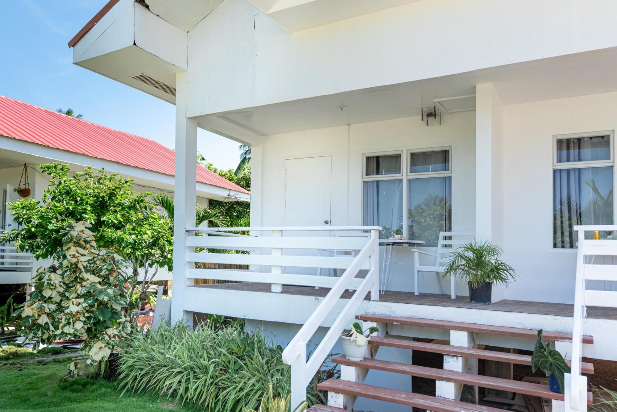 Yama Apartments - Private Beachfront General Luna  Exterior photo